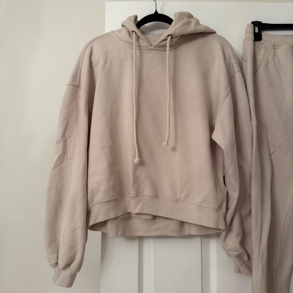 Abercrombie & Fitch Cream Hoodie Sweatshirt & Joggers Set - Picture 2 of 7